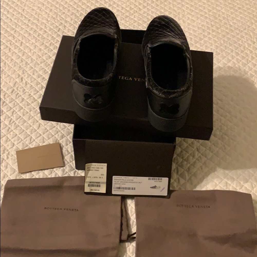 Bottega Veneta quilted velvet intrecciato sneakers - Picture 2 of 6